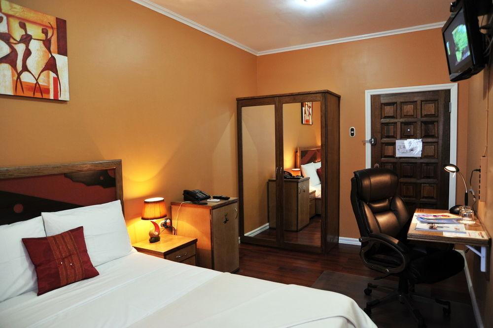Culture Crossroads Inn Port of Spain 外观 照片