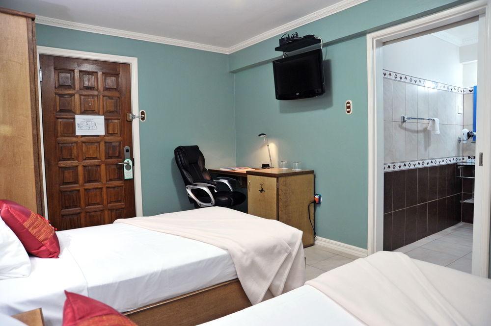 Culture Crossroads Inn Port of Spain 外观 照片