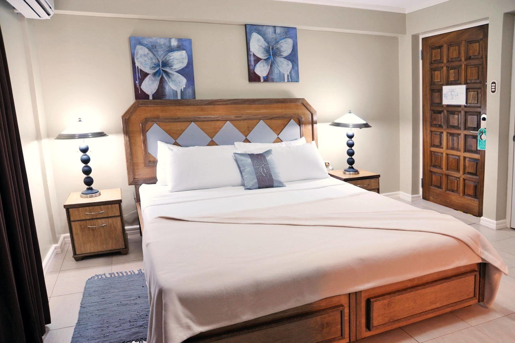Culture Crossroads Inn Port of Spain 外观 照片