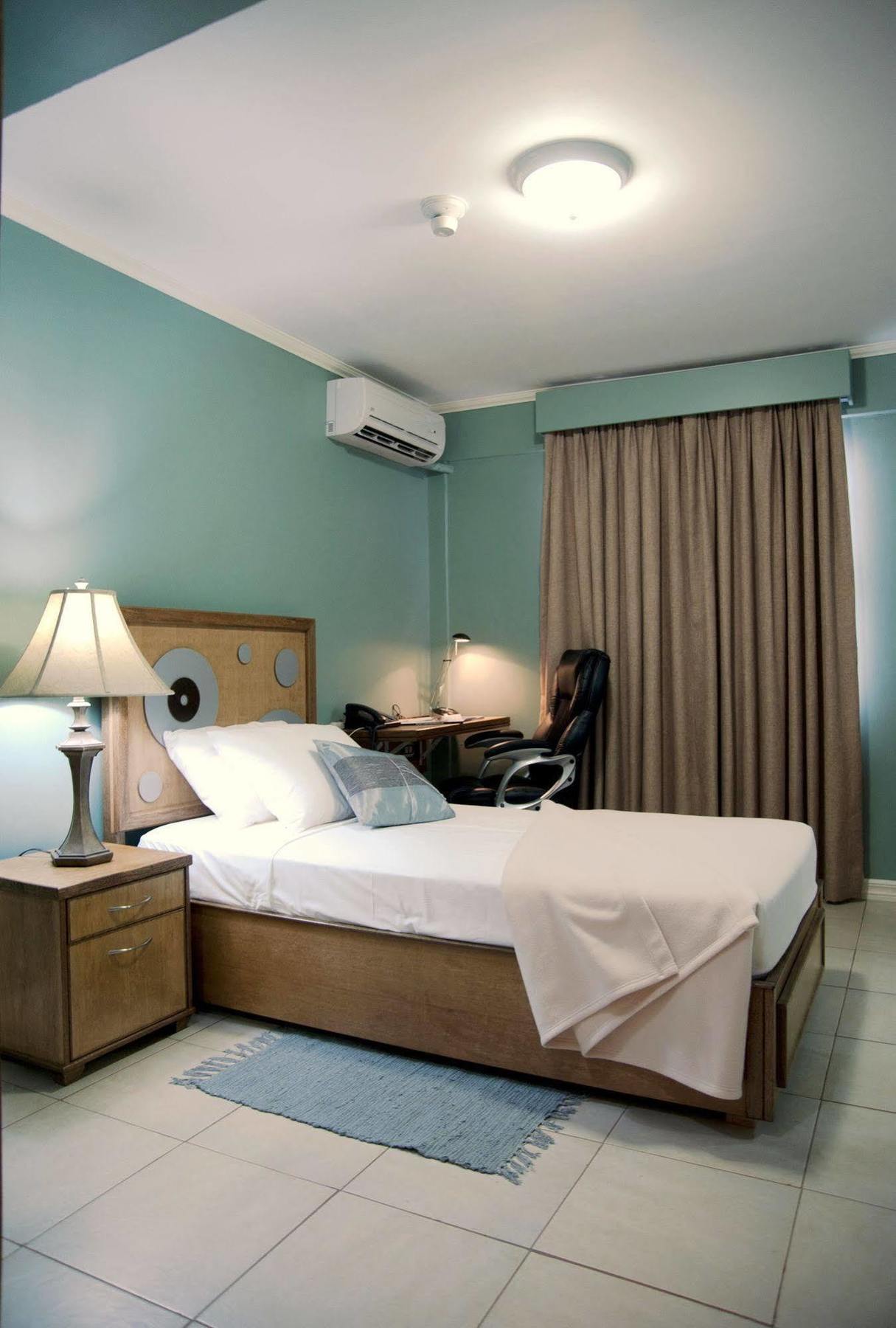 Culture Crossroads Inn Port of Spain 外观 照片